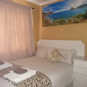 Homestay Onyx On Sycamore, Cape Town